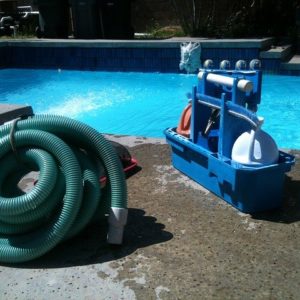 pool-cleaning-330399_640 pool-cleaning-330399_640